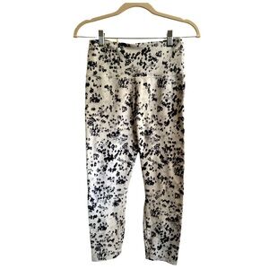 Balance M capri leggings black white yoga gym pilates athletic diamond print